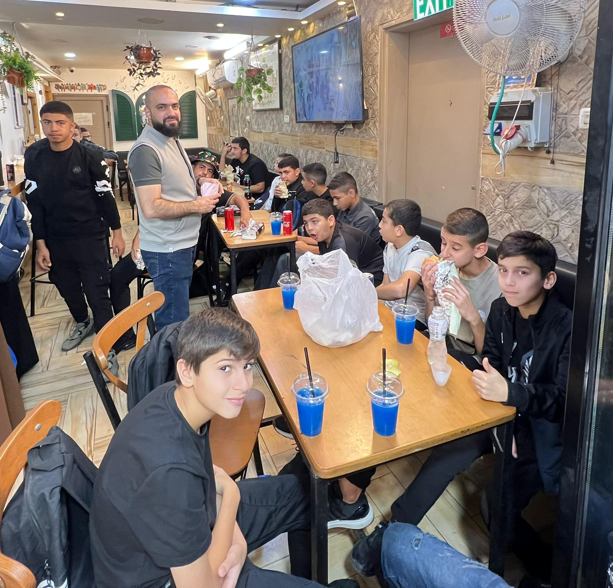 طلاب وطالبات دار القران الكريم - فرقان جلحولية في رحلة الى المسجد الاقصى المبارك